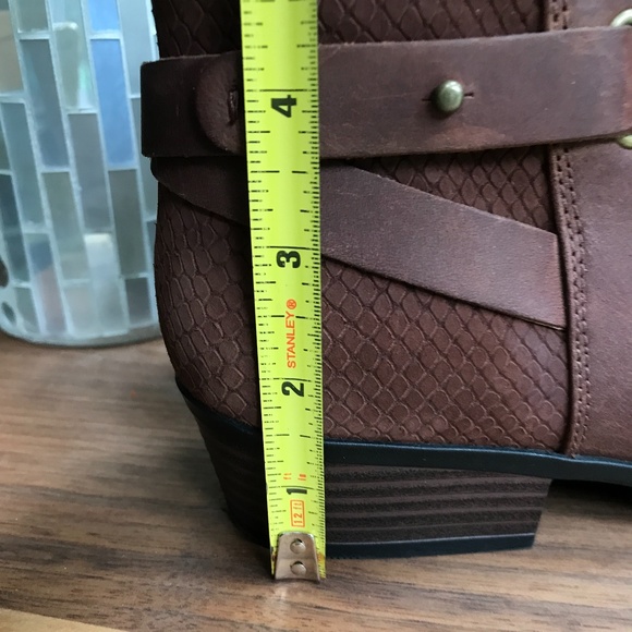 Clarks Collection Addy Boot Sz 8 - Picture 8 of 8